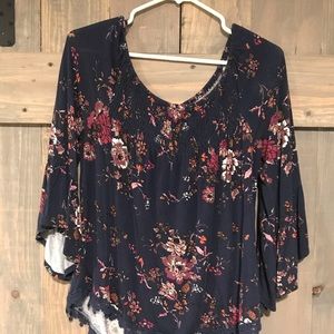LUQ:: floral bell sleeve top